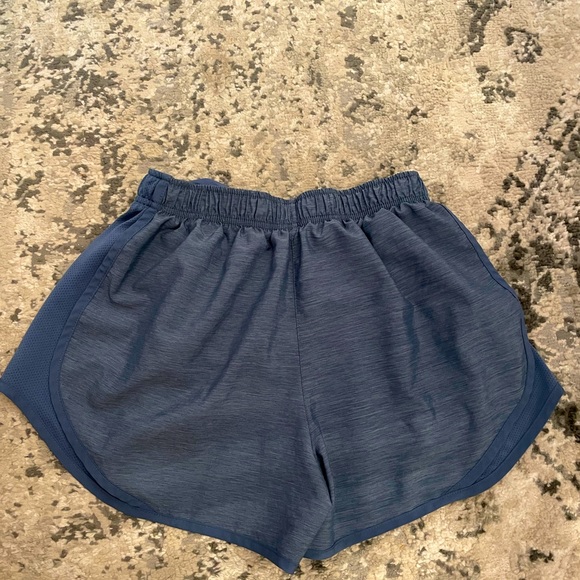 Nike short - Picture 2 of 2